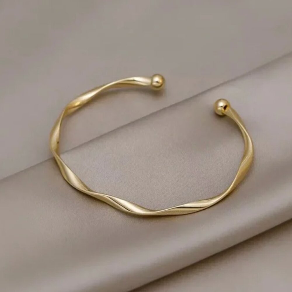 Twist Open Adjustable Neutral Fashion Simple Bracelet - Picture 2 of 10